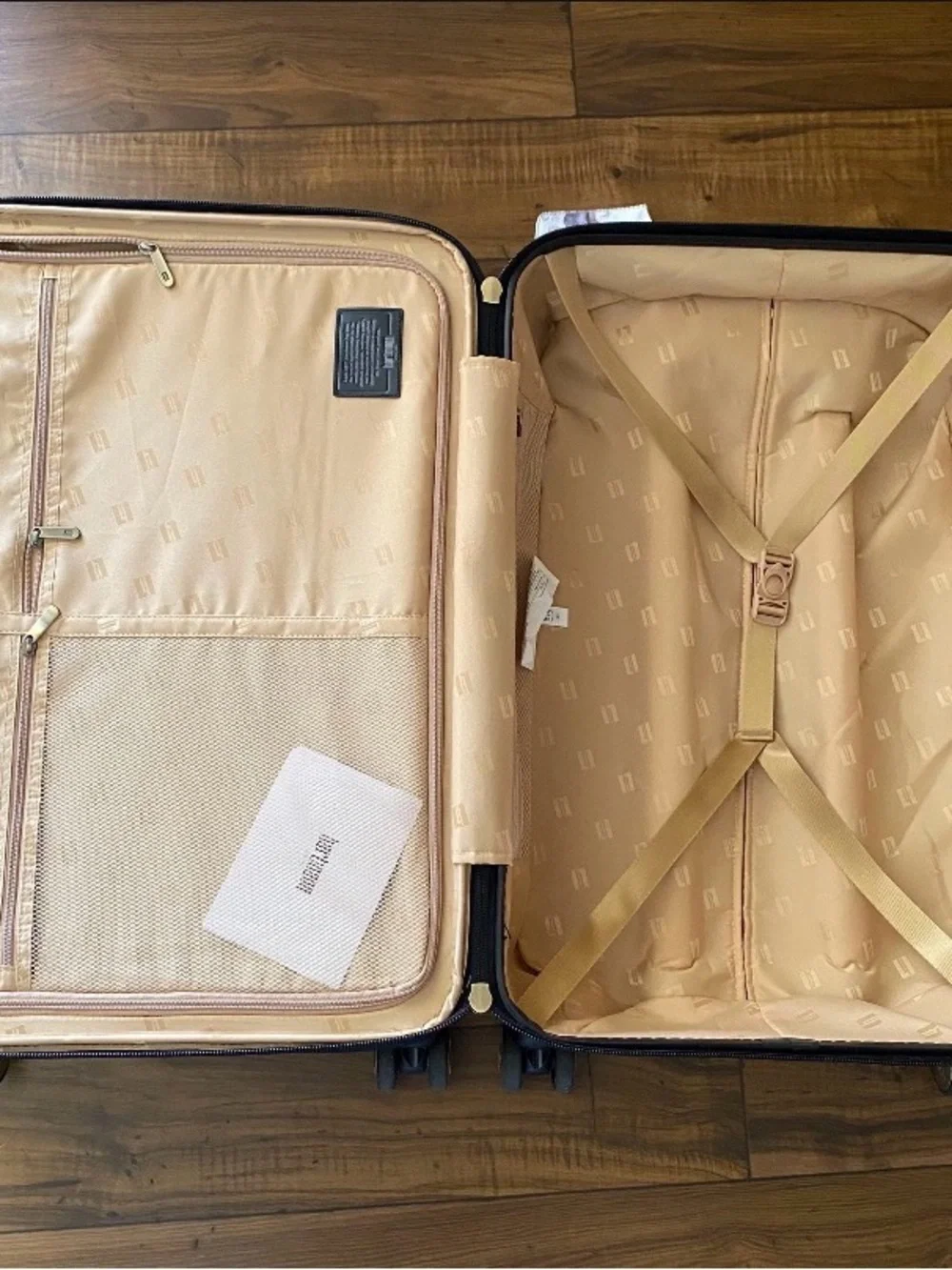 Hartmann Century Deluxe Hardside Carry-On Expandable Spinner 26”x16”x10” Sep 026